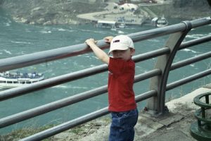2003-05-09_niagra_falls_matt.jpg
